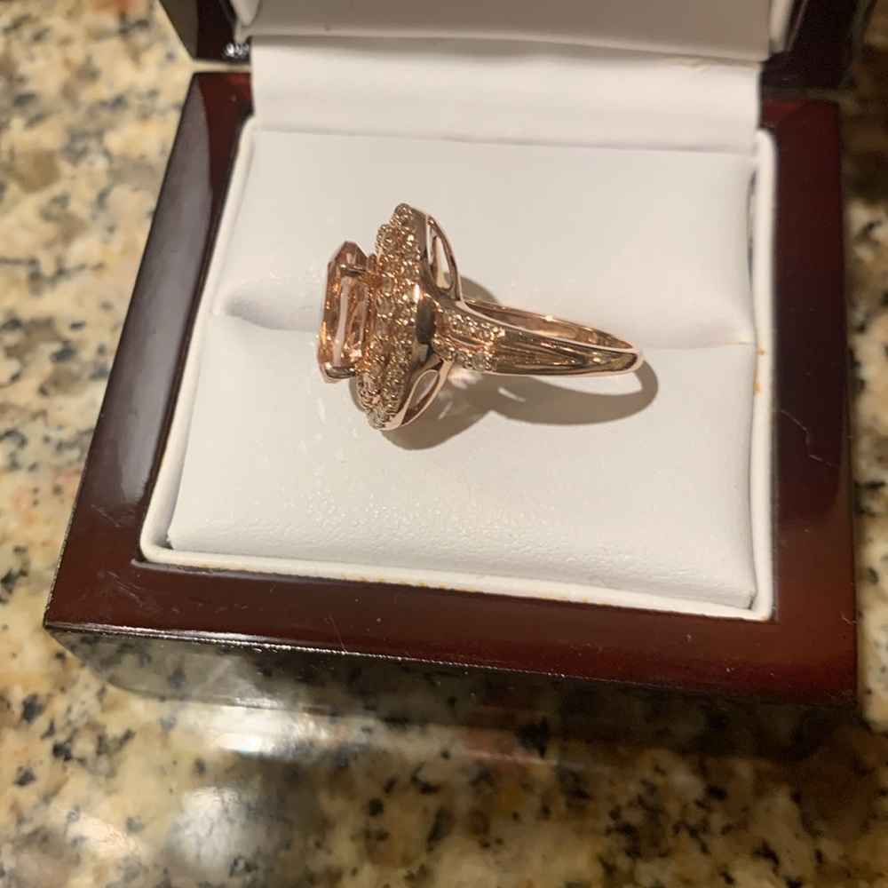 Morganite Ring 10kt Rose Gold - Picture 5 of 6